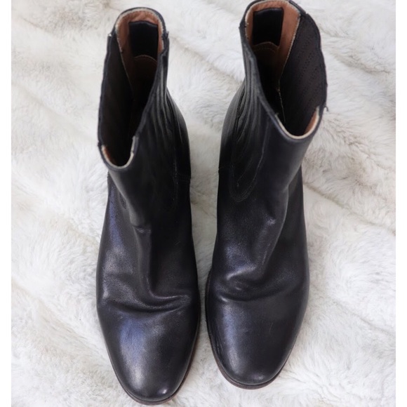 SOLD X UGG Collection Leather Heeled Boots - Picture 5 of 8